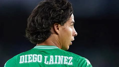 Diego Lainez se despide de compañeros y staff del Real Betis a espera