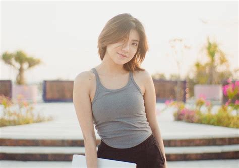 Pose Rachel Florencia Pamer Bikini Jadi Sorotan Hot Banget GenPI Co