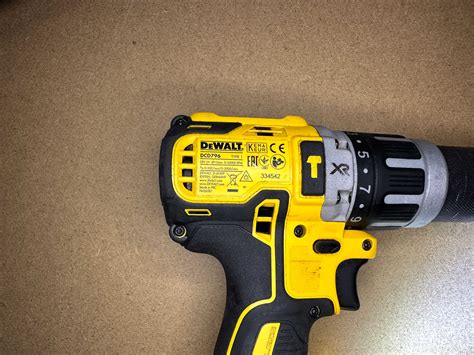 Dewalt DCD796 + батерии + зарядно + куфар гр. София Манастирски ливади ...