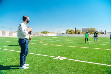 Inaugura Alcalde campo de fútbol americano y soccer en CETIS 86