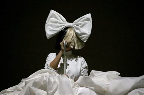 Sia Accidentally Shows Her Face During Windy Concert At Red Rocks In