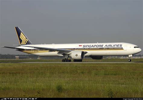 V Swj Boeing Er Singapore Airlines Aldo Bidini Jetphotos