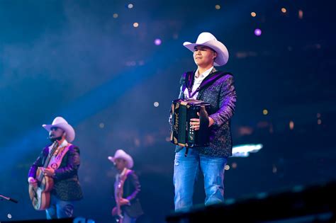 Review Go Tejano Day At Rodeohouston Houston Press