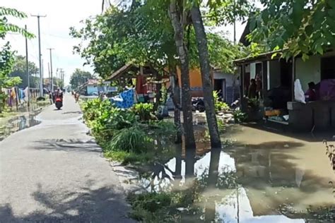 Penuhi Kebutuhan Pengungsi Banjir Pengambengan Dapur Umum Didirikan