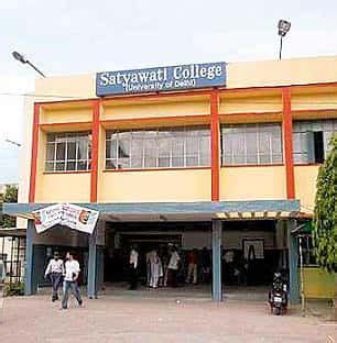 satyawati college evening campus facilities hostel fees