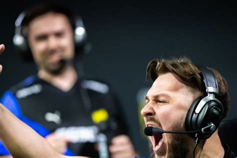 NAVI выбила Team Spirit c ESL Pro League Season 20 по Counter Strike 2