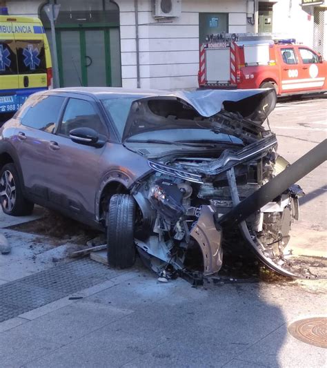 Arde Un Coche En Ourense Con Su Conductora En El Interior