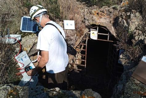 Una Rete Di Sensori Per Il Monitoraggio Dei Vulcani In Luoghi