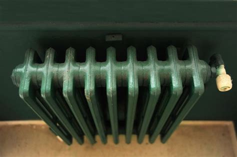 Noisy Radiator Here S How To Shush It Craftsmen Homes Radiators