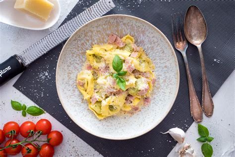 Tortellini Alla Panna Rezept So Schmeckt S Wie Beim Italiener