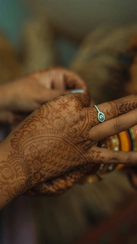 Flower Mehndi on a Woman's Hand · Free Stock Photo