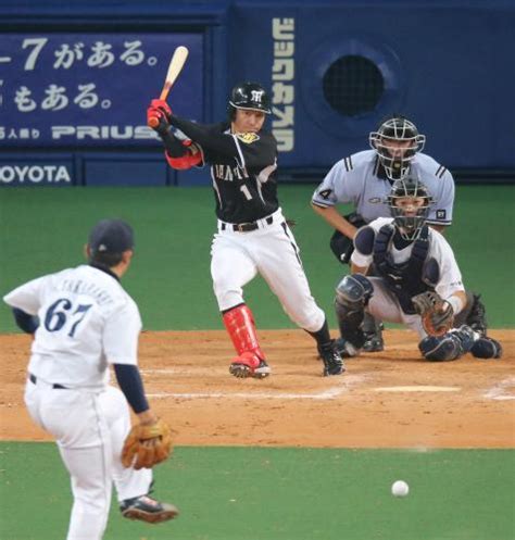 ＜中・神＞12回表1死三塁、鳥谷は勝ち越しとなる中前適時打を放つ ― スポニチ Sponichi Annex 野球