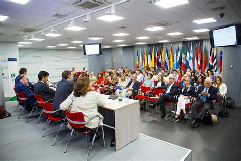 Recuperar La Confianza De Los Ciudadanos De América Latina En Las Instituciones Es Fundamental