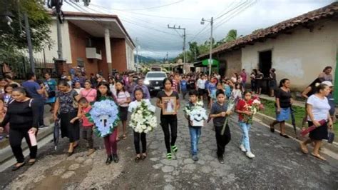 Al Menos Fallecidos Por Lluvias En El Salvador Radio Camoapa Al