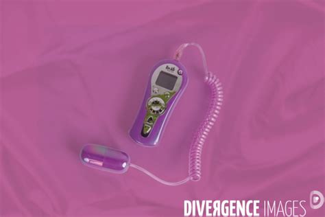 Le sex toy a travers les ages par Frédéric REGLAIN Photographie FR0128017 Divergence images