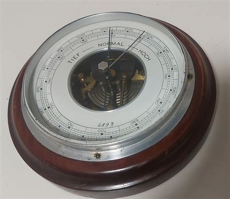 Barometer (1) - wood and brass - Catawiki