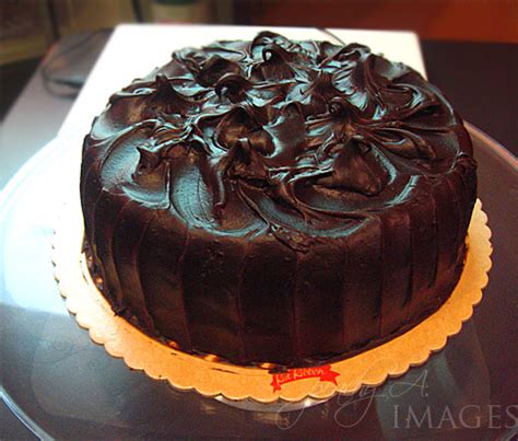 The Best CHOCOLATE FUDGE CAKE from Red Ribbon - The Peach Kitchen