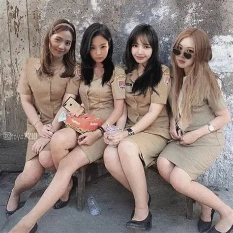 Editan Foto Artis Cewek Jadi PNS Ini Bikin Senyum Lebar Hot Liputan