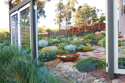 Greenvale An Artistic Point Of View Brendan Moar Garden Ideas Australia Australian Native