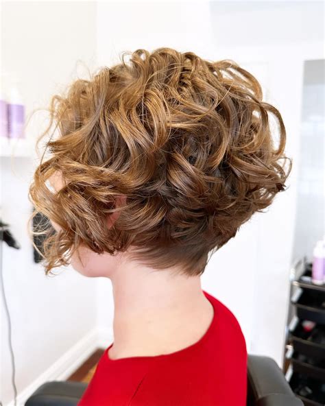 65 Enchanting Curly Bob Haircut Ideas For 2024