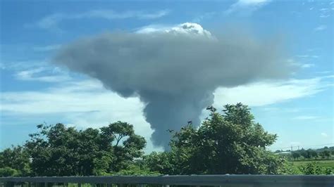 台南工廠傳爆炸烈焰沖天驚悚畫面曝光！遠處可見巨大「蕈狀雲」 社會 三立新聞網 Setncom