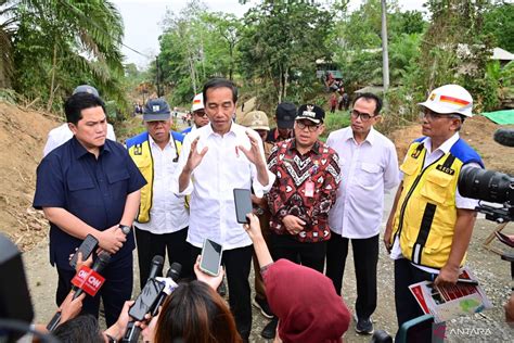 Jokowi Sebut TikTok Shop Berdampak Pada UMKM Hingga Pasar Anjlok