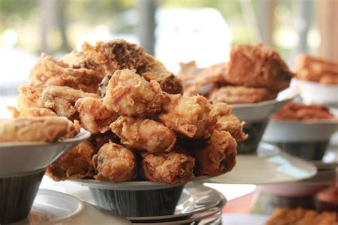 Frango Frito Crocante Dourado Pronto Para Comer Foto Premium