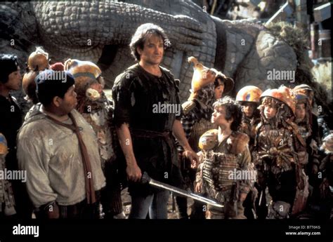 Hook Year: 1991 USA Director: Steven Spielberg Raushan Hammond, Robin Williams Stock Photo - Alamy