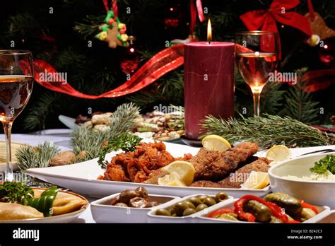 Fêtes Tchèques De La Veille De Noël Dîner De Tradition Européenne Sur La Table Carpe De Poisson