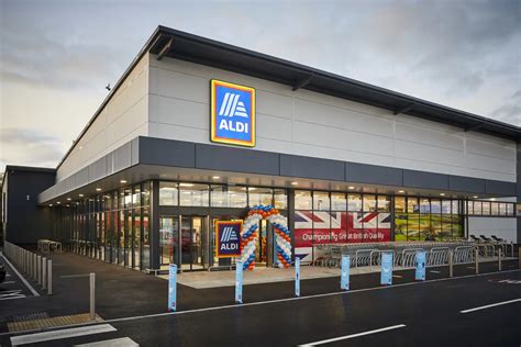 New Altrincham Aldi Opens Its Doors Altrincham Today