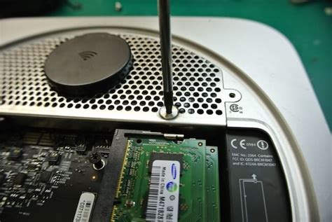 Как установить Mac mini в автомобиль, лодку или на мотоцикл ...