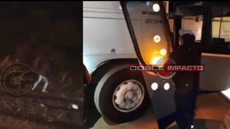 Bus Interdepartamental Es Atacado Con Piedras Por Encapuchados En