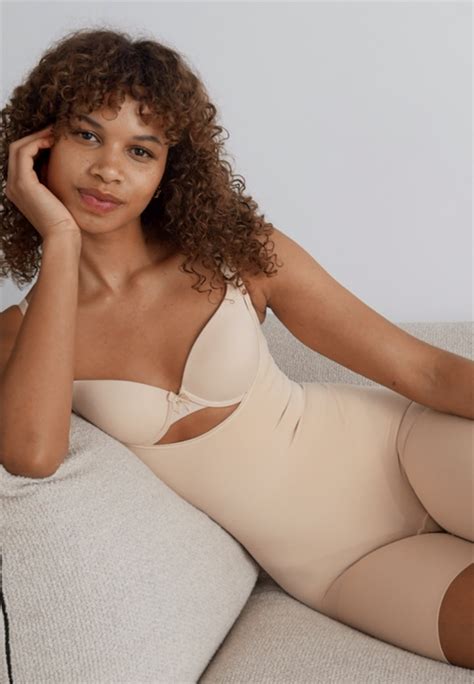 Spanx Everyday Shaping Open Bust Mid Thigh Shapewear Soft Nude Sand