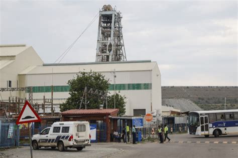 Queda De Elevador Em Mina Deixa Mortos E Feridos Na Frica Do Sul