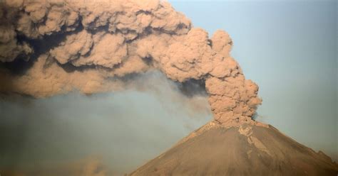 L Esplosione Del Vulcano Popocatepetl In Messico Il Foglio