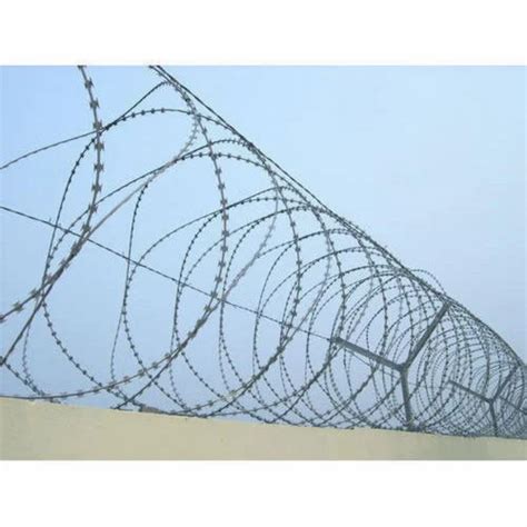 GI Galvanized Concertina Wire Wire Diameter 650 MM Dia Single Razor