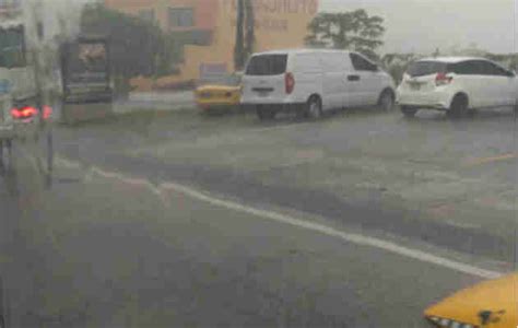 Ráfaga De Viento Lluvia Y Tormenta Eléctrica Azotan La Provincia De