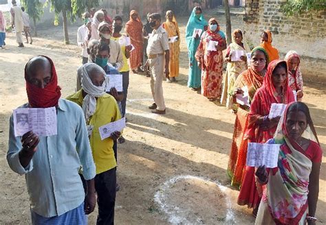 Bihar Elections 2020 Live Updates 5168 Voter Turnout Recorded Till 5 Pm In The First Phase