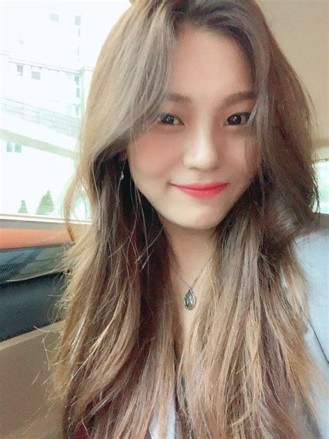 GFriend Umji Selebritas Gadis Cantik Selebriti