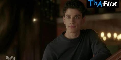 Lilah Pate Bikini Scene In The Summer I Turned Hot Tnaflix