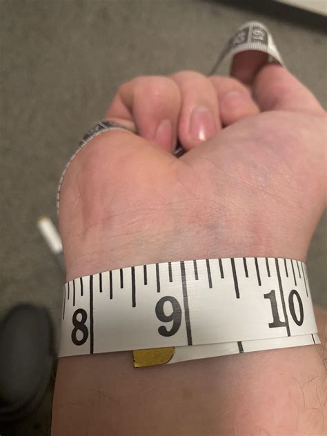 Proper wrist measurement on the joint : r/armwrestling