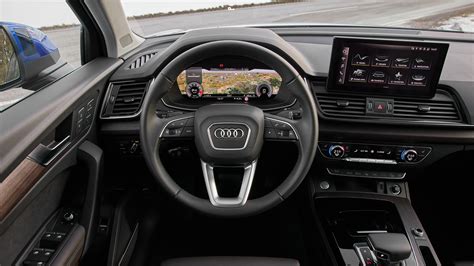 Audi Q5 Sportback Interior Layout & Technology | Top Gear