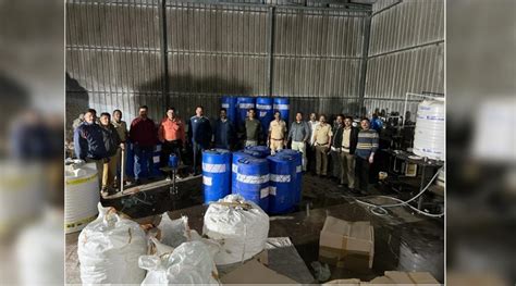 A Team Of The Nashik Divisional State Excise Department Raided A Fake Country Liquor Factory In