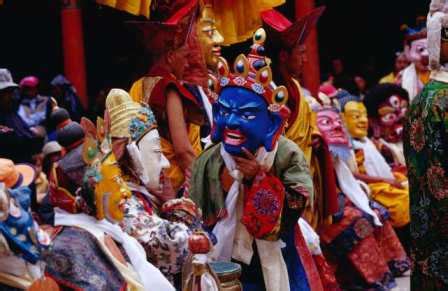 Hemis Monastery Guide | Timings, History, Hemis Festival, How to Reach