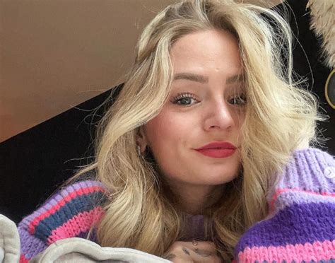 Temptation babe Iris deelt pikante foto ze altijd privé hield Ik ben er trots op