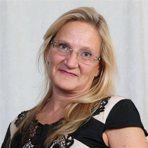 American Milf Mary Wana Strips Off And Plays At The Xhamster