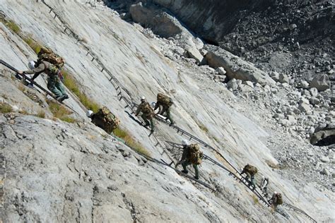 Il Alpini In Addestramento Esercito Italiano