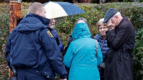 Pittsburgh Synagogue Shooting 11 Dead Suspect Charged With 29 Counts