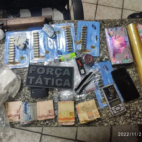 Policia Militar Apreende Menor E Grande Quantidade De Drogas Arma E