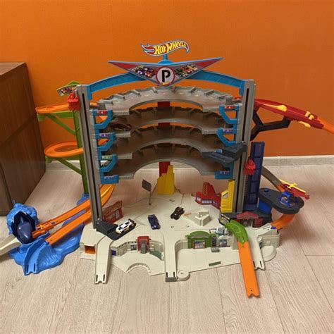 Hot Wheels гараж трек акула скоростная трасса в Москве цена руб